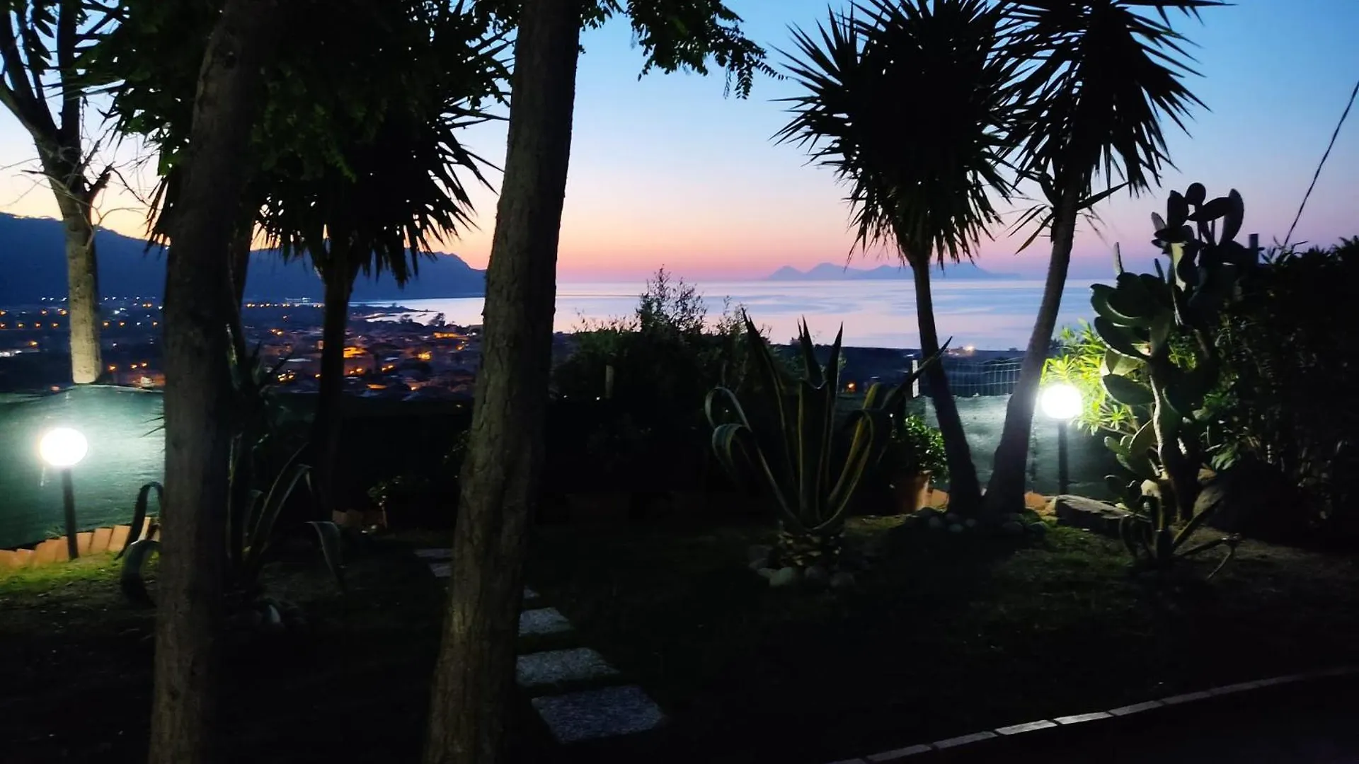 La Cuspide Blu Villa Falcone